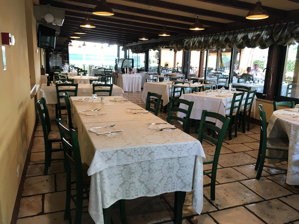 Locanda Della Luna Hotel Fogliano Marina Luaran gambar